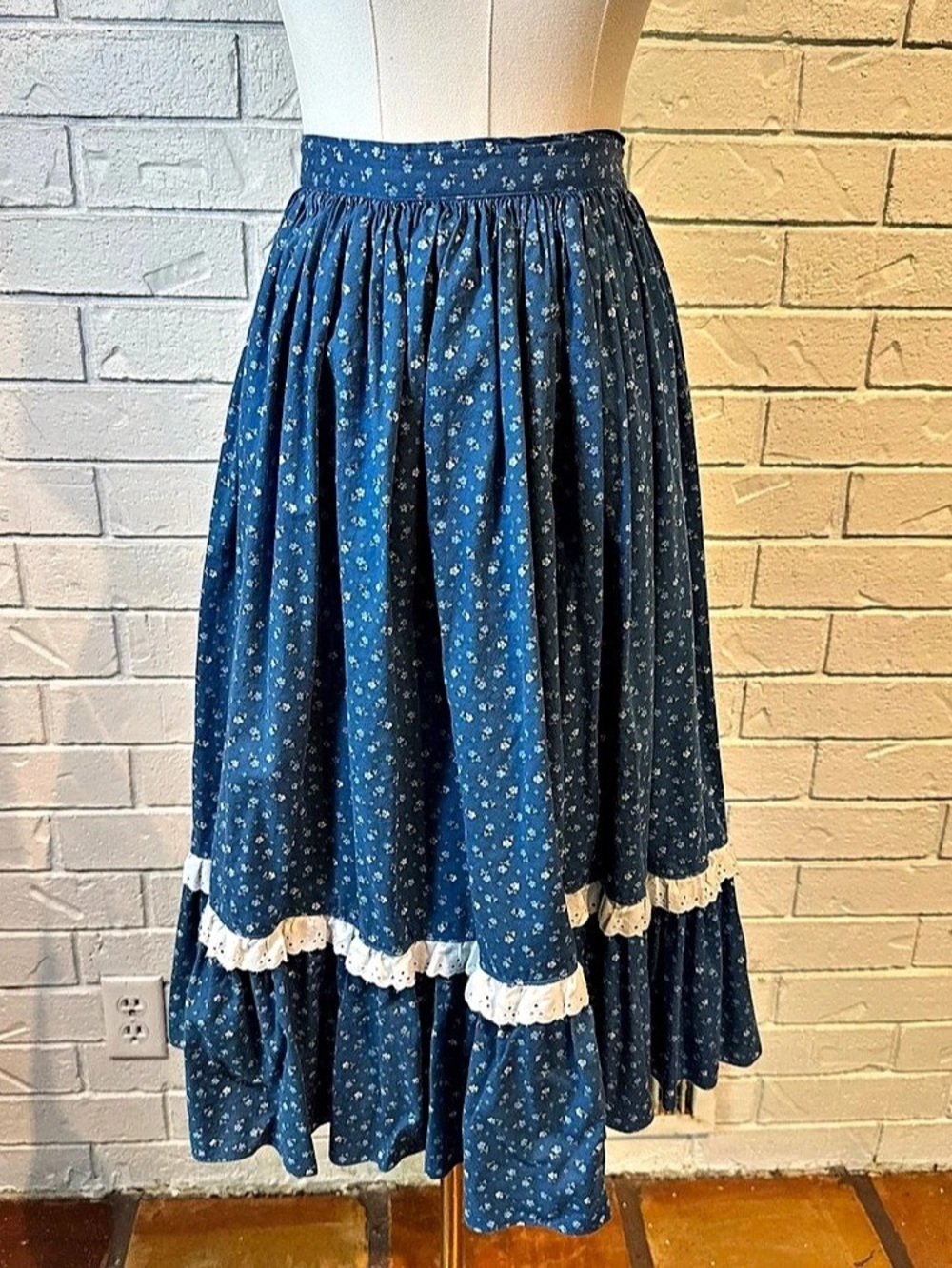Vintage Floral Full Prarie Midi Skirt Womens 26”